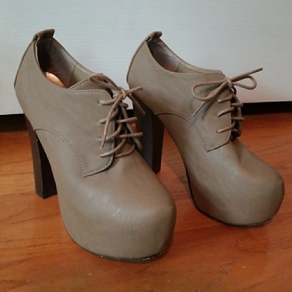 Nude lace-up platform booties